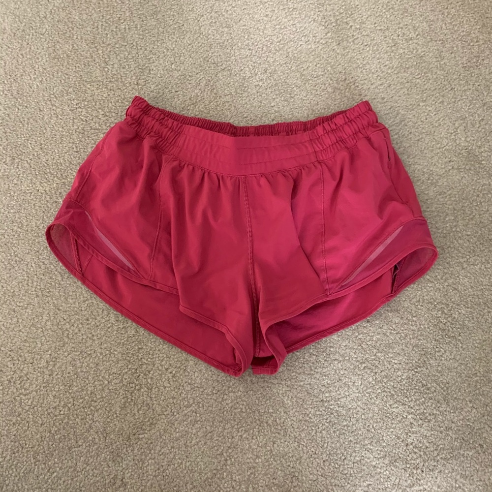 lululemon Hotty Hot shorts 2.5”